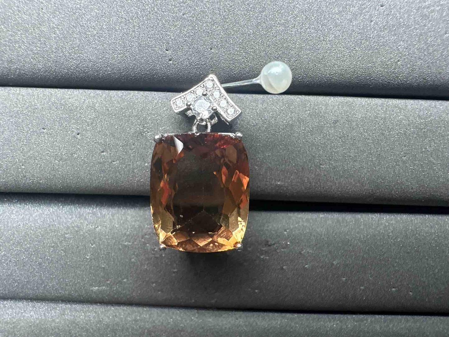 A14735 Topaz Pendant