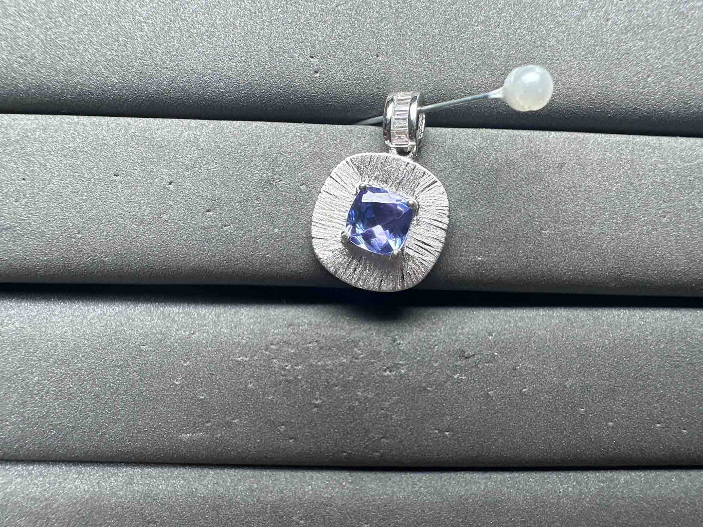 A14753 Tanzanite Pendant