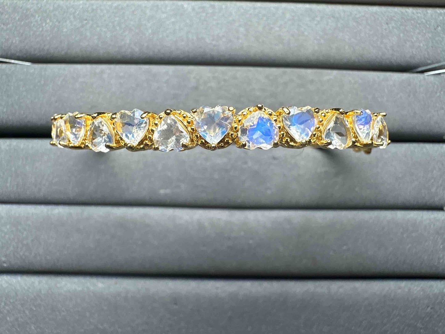 A14792 Moonstone Bangle