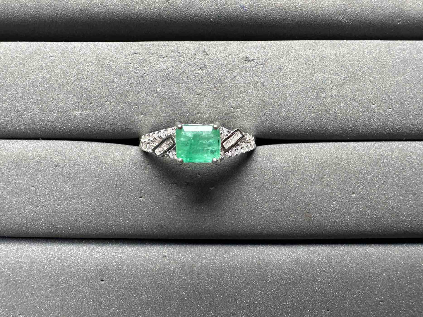 A14828 Emerald Ring