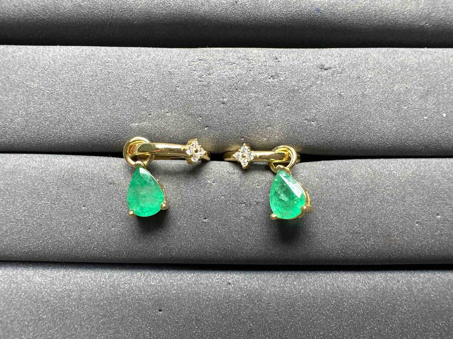A14836 Emerald Earrings