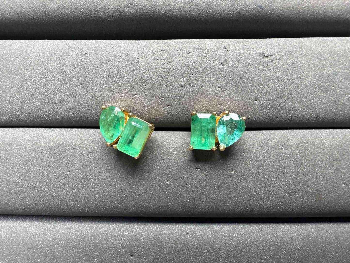 A14837 Emerald Earrings