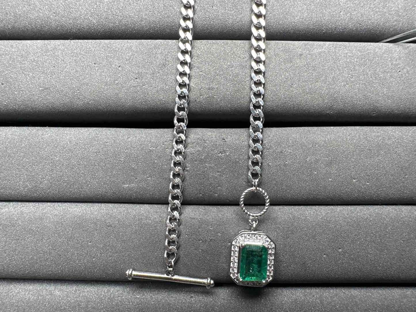 A14839 Emerald Necklace