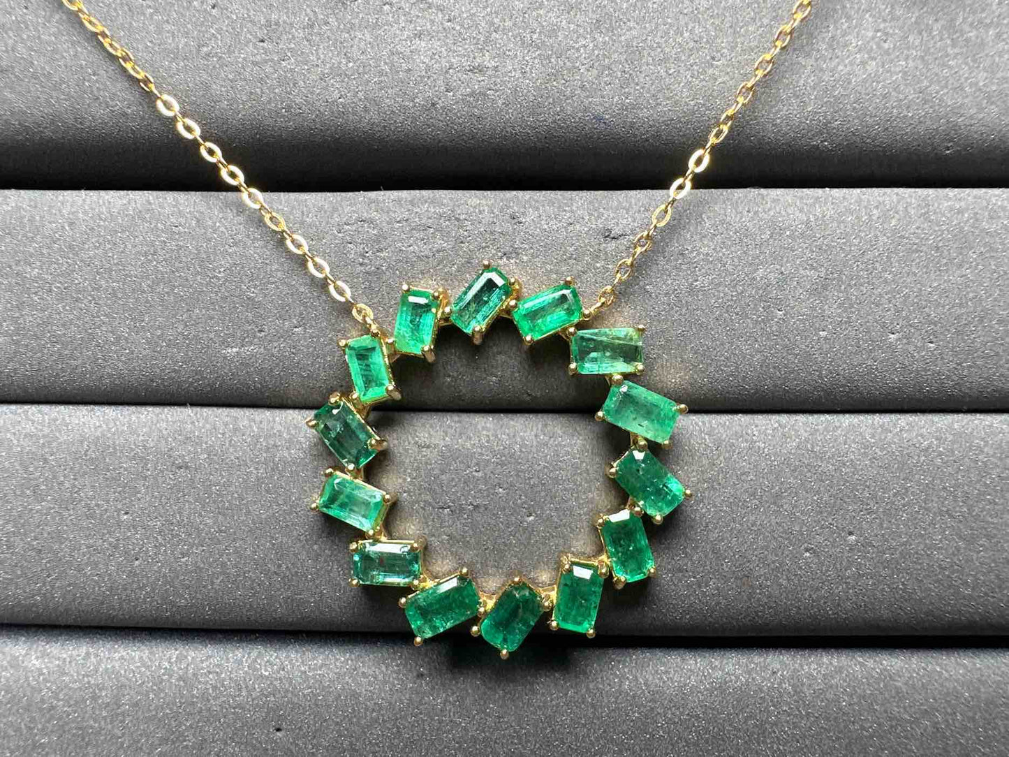 A14842 Emerald Necklace
