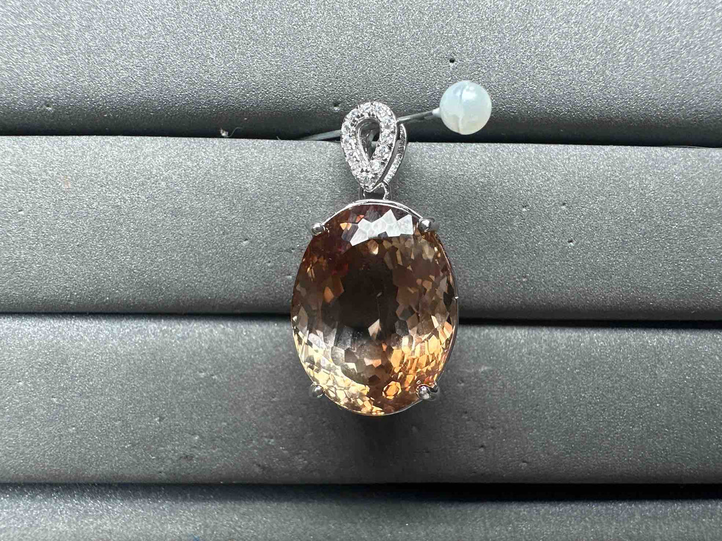 A14921 Topaz Pendant
