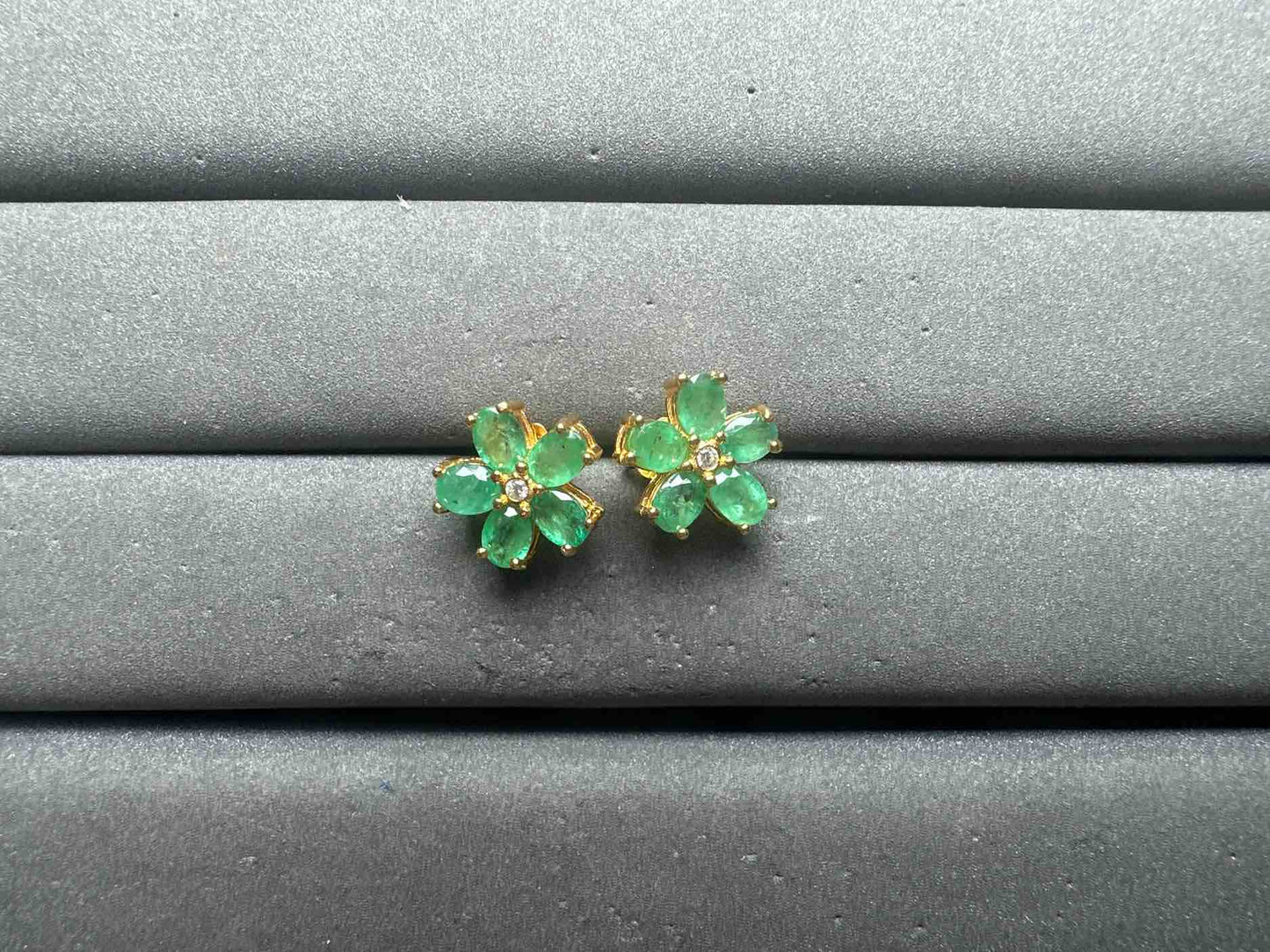 A14948 Emerald Earrings