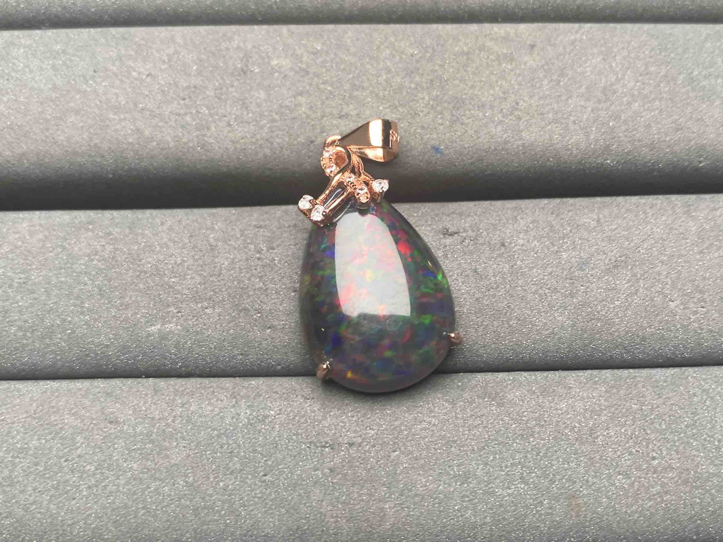 A14977 Opal Pendant