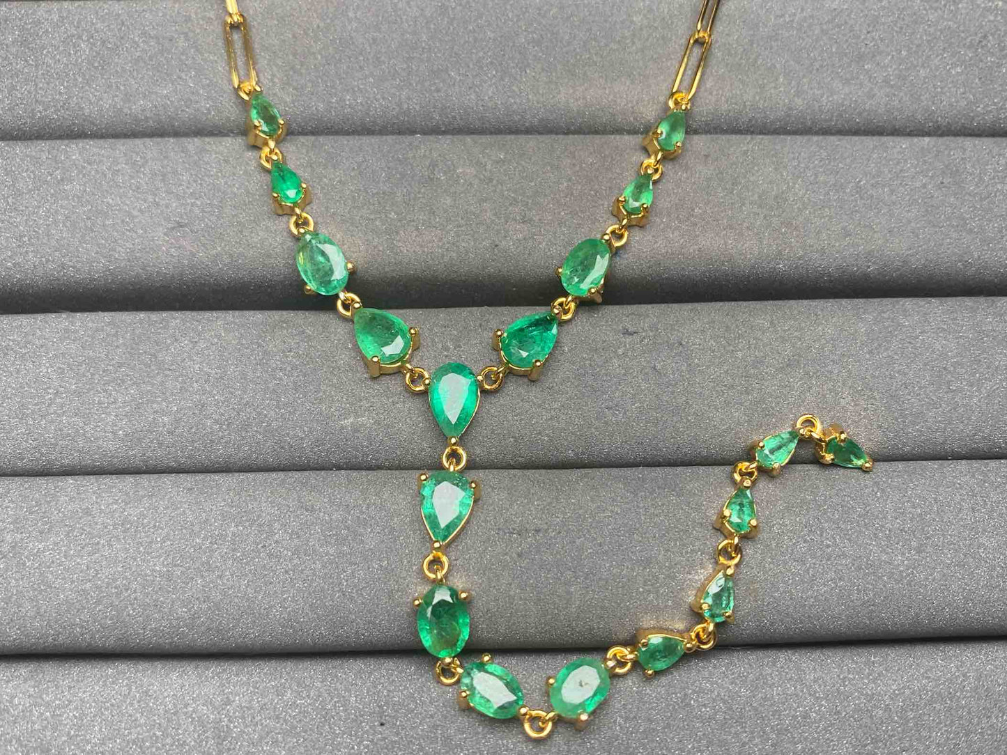 A14980 Emerald Necklace