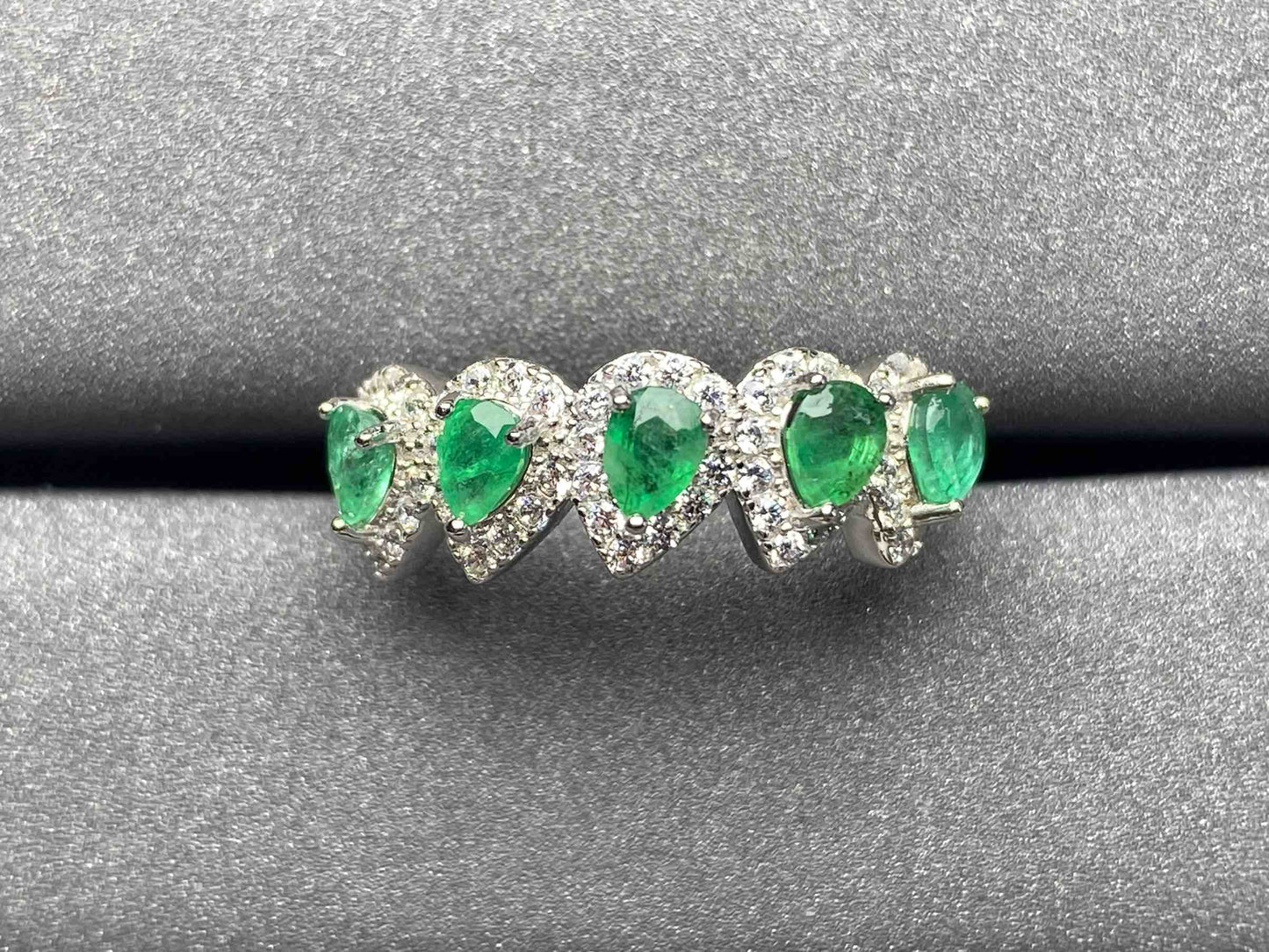 A15 Emerald Ring