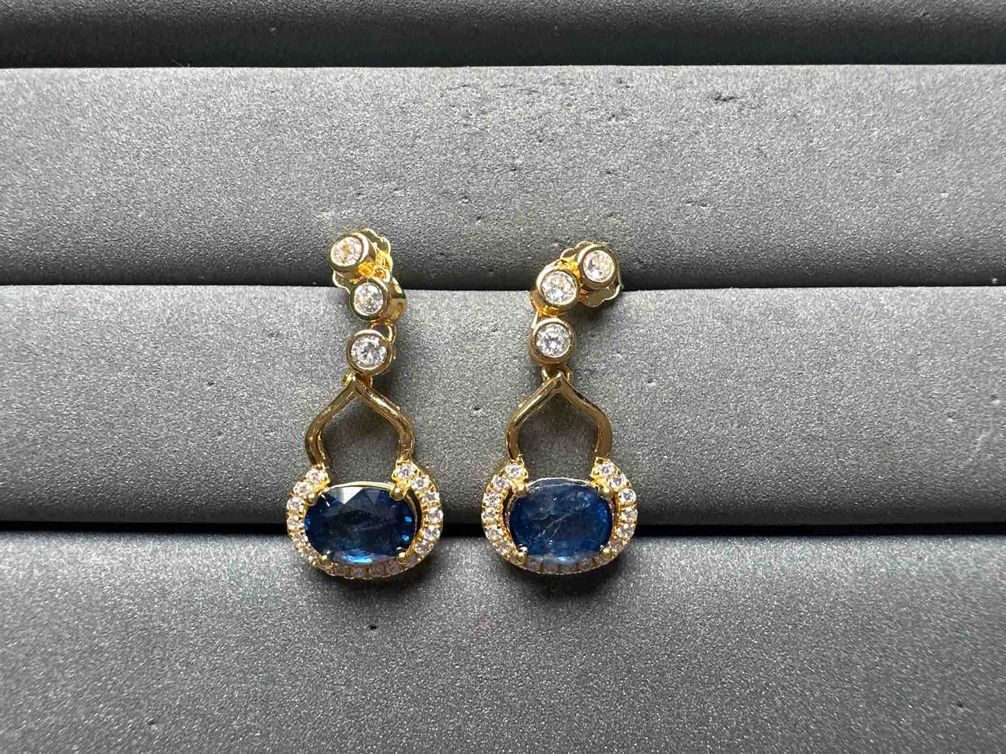 A15002 Sapphire Earrings