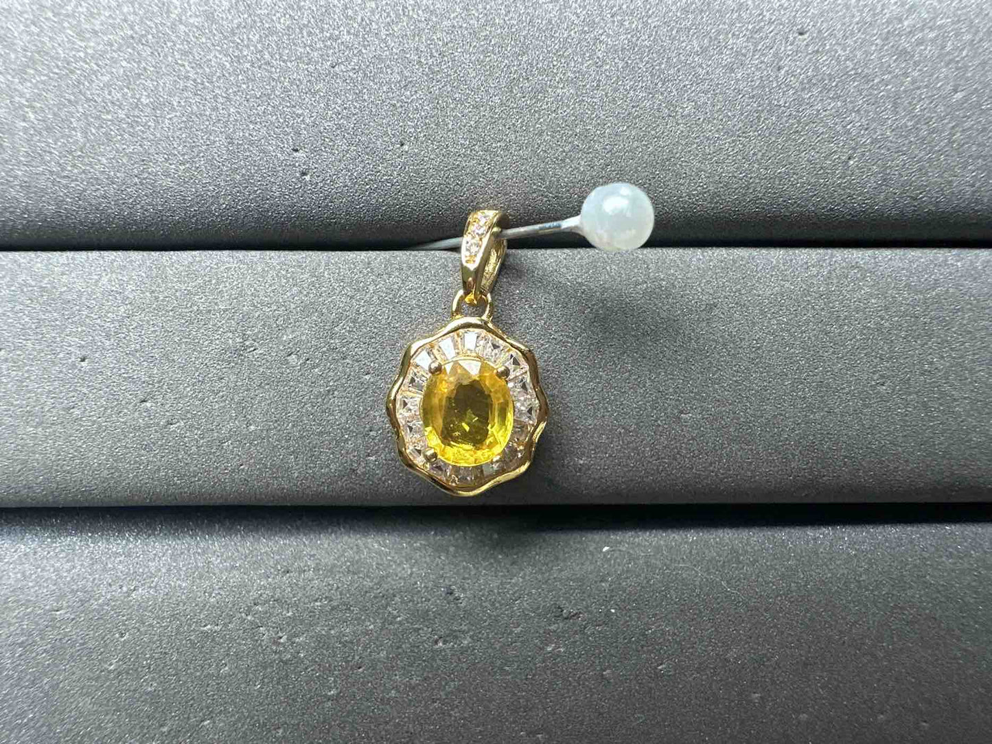 A15035 Yellow Sapphire Pendant