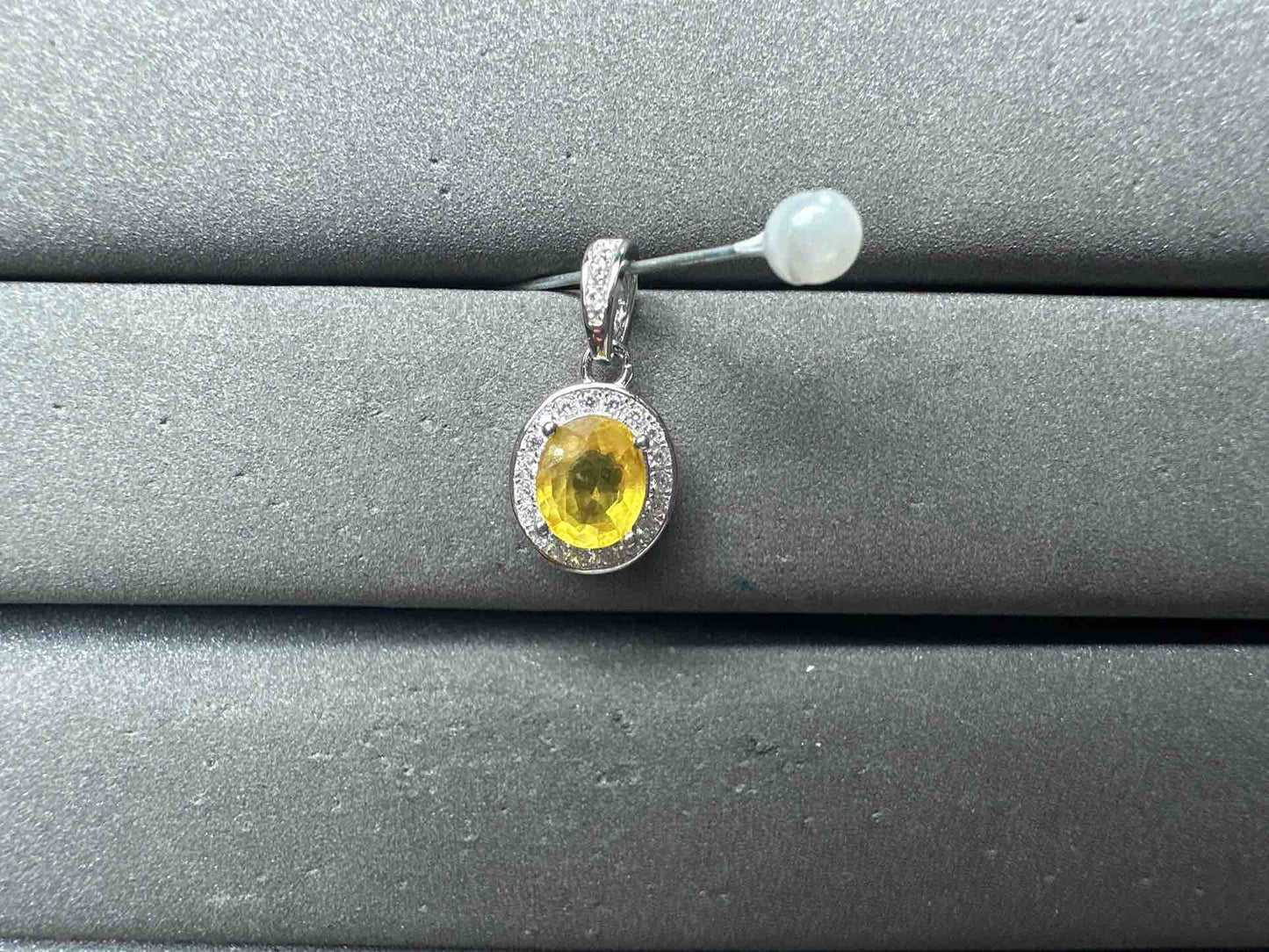 A15036 Yellow Sapphire Pendant