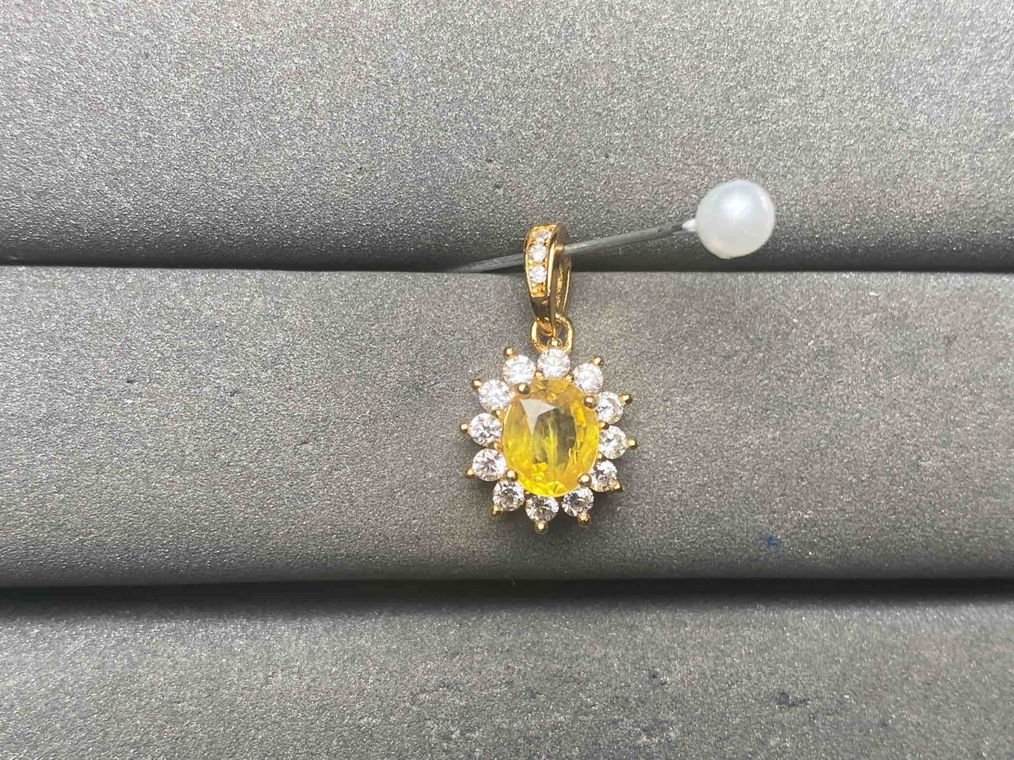A15139 Yellow Sapphire Pendant