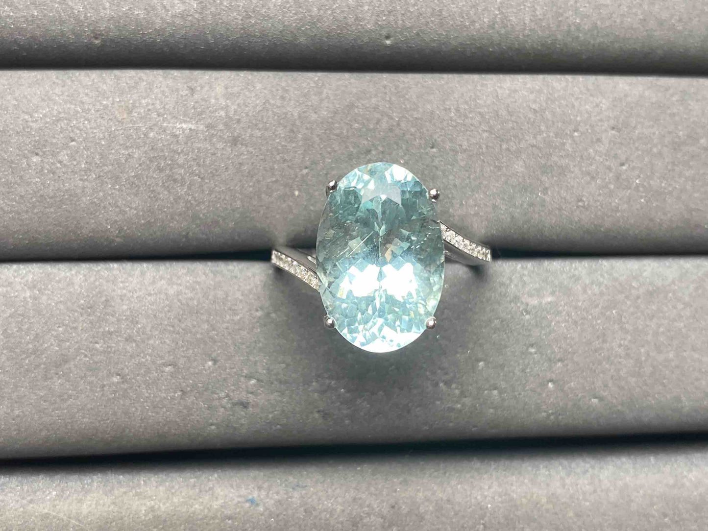 A15245 Aquamarine Ring