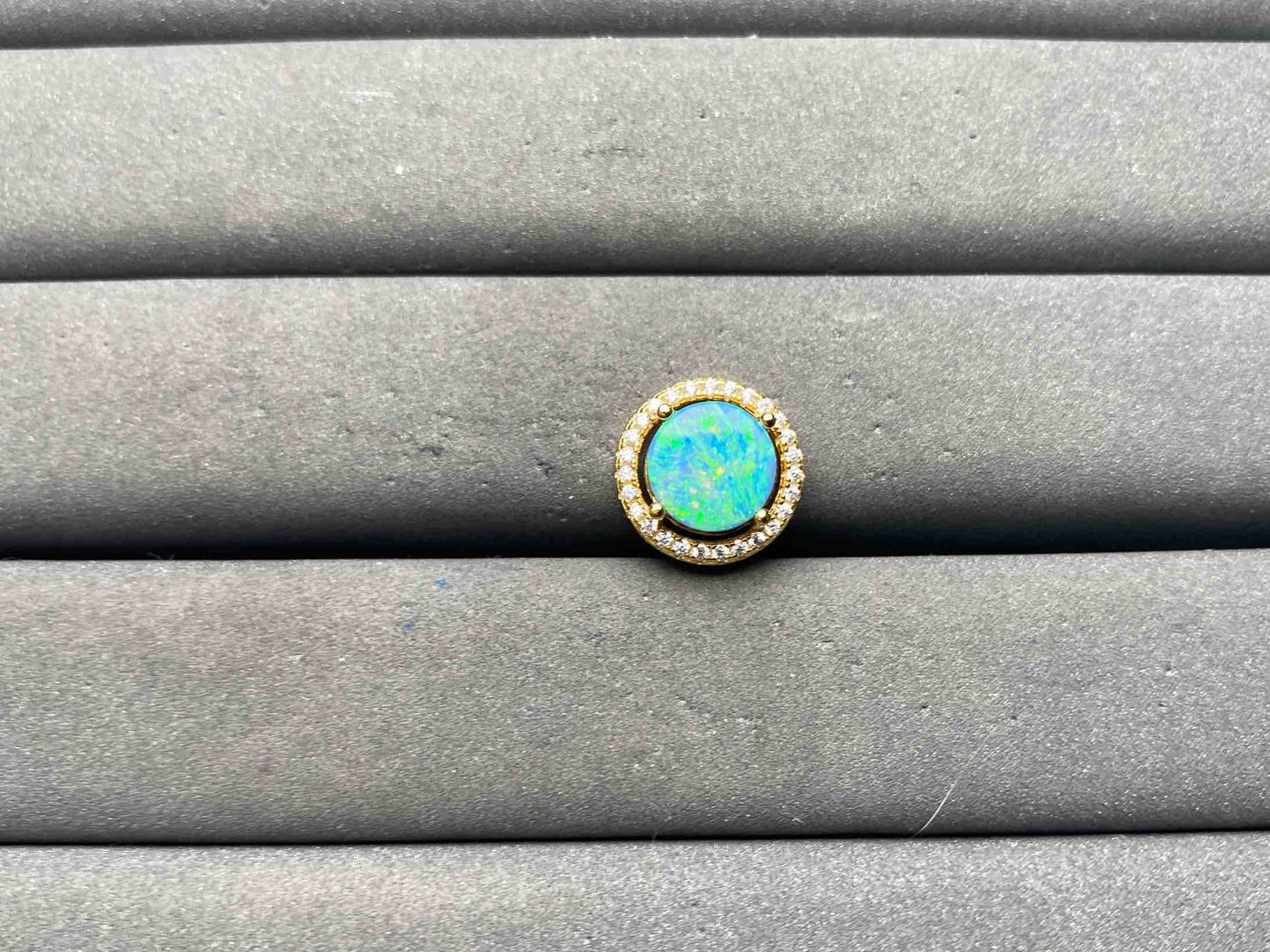 A15295 Opal Pendant