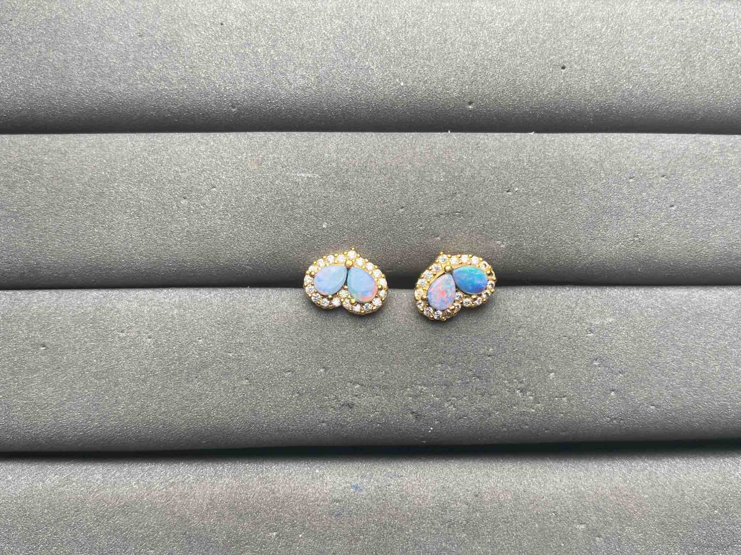 A15302 Opal Earrings