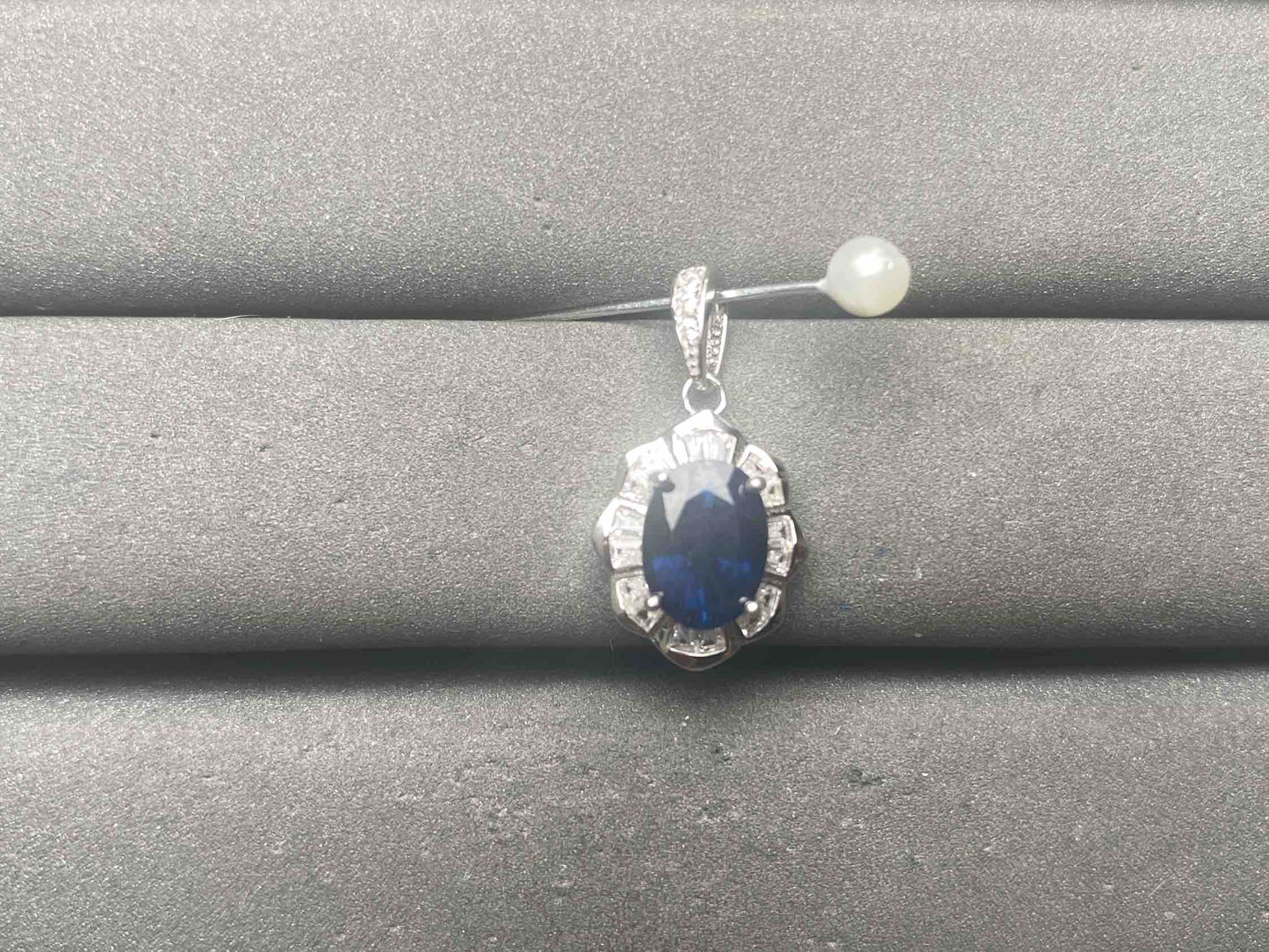 A15326 Sapphire Pendant