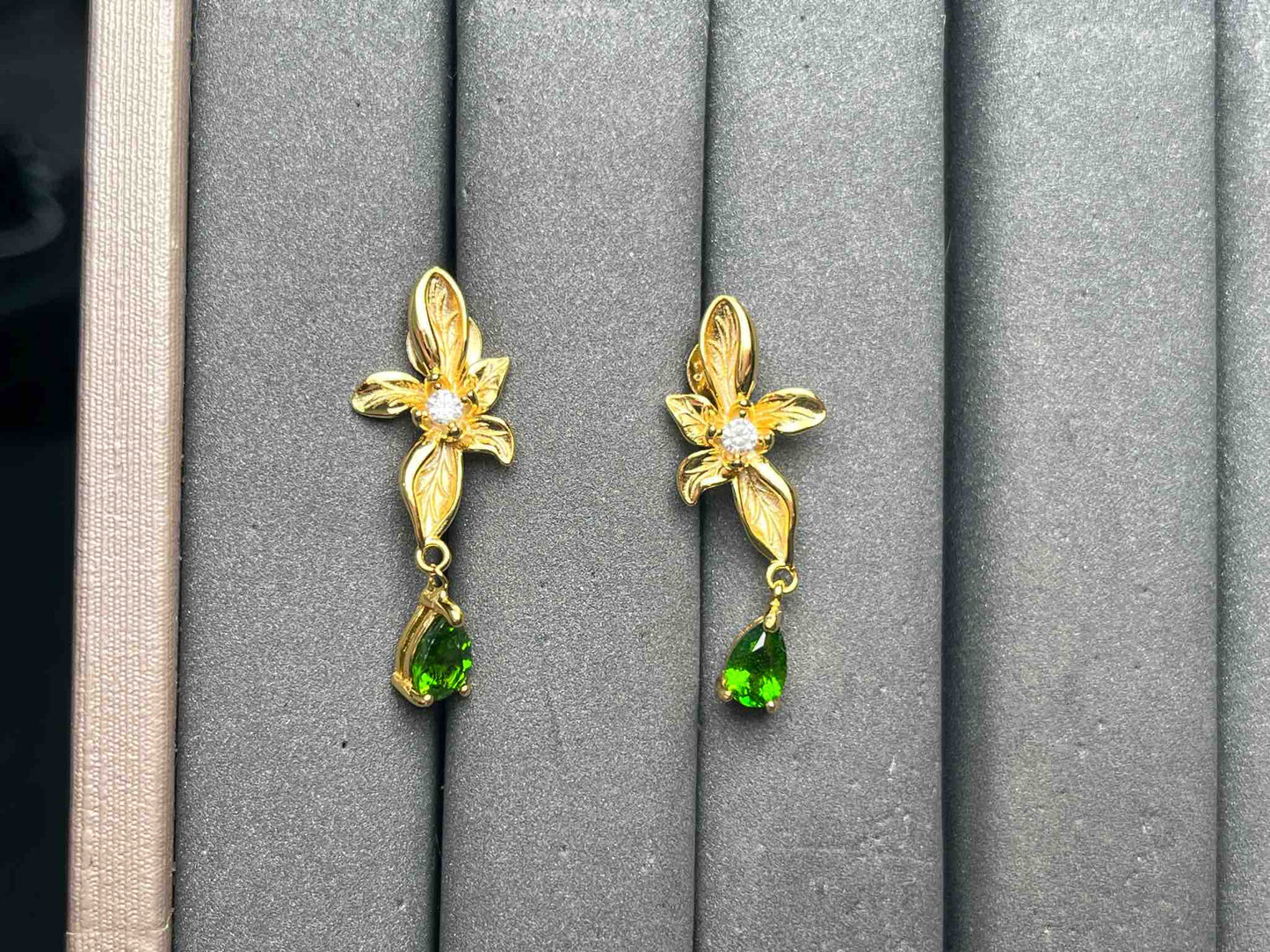 A15550 Diopside Earrings