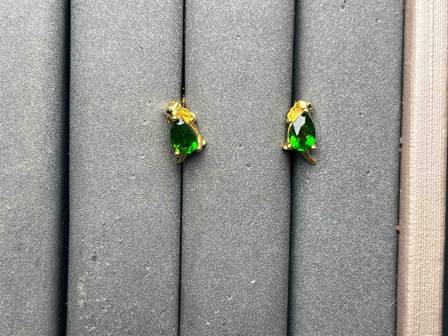A15556 Diopside Earrings