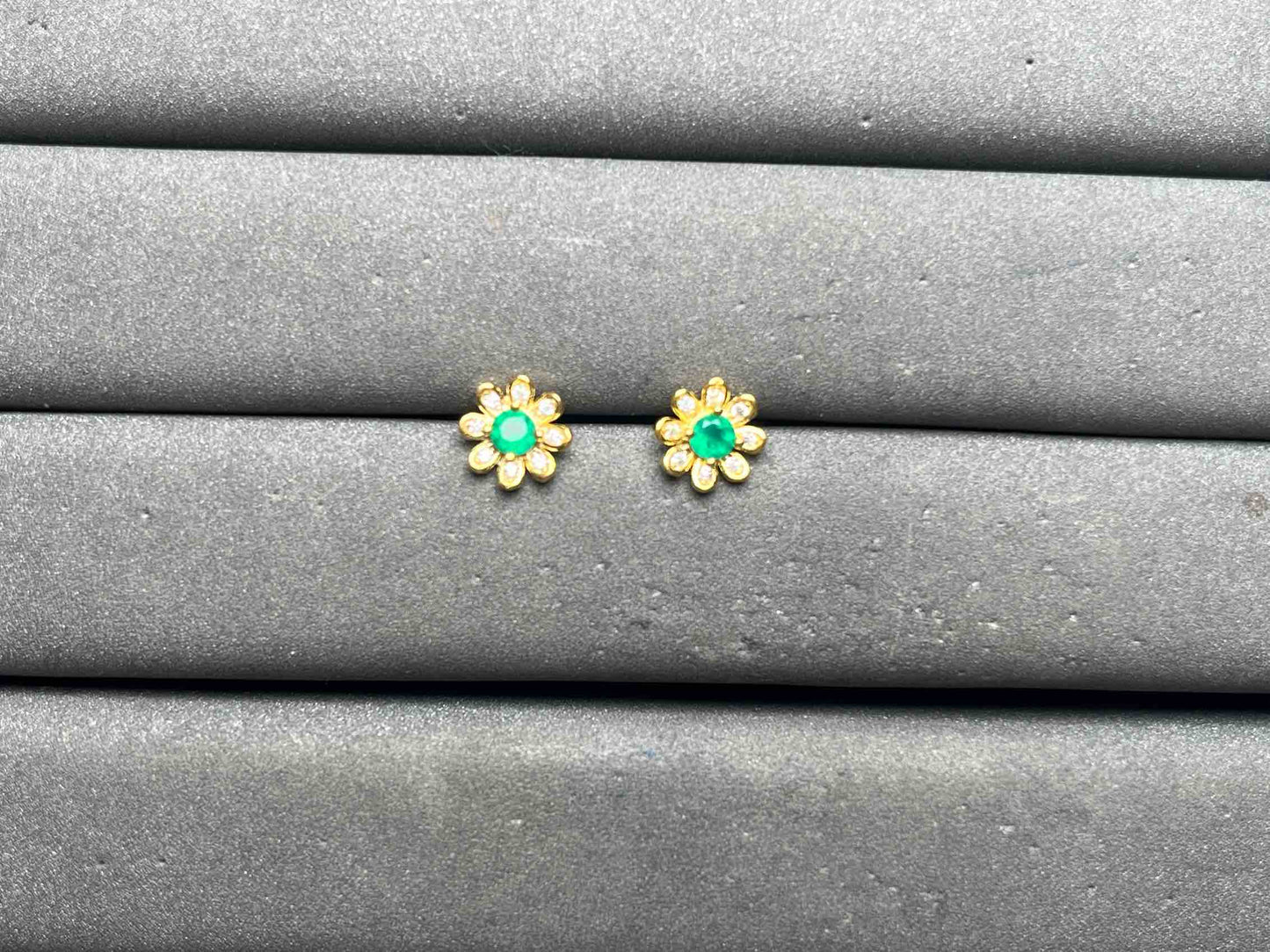 A15583 Garnet Earrings