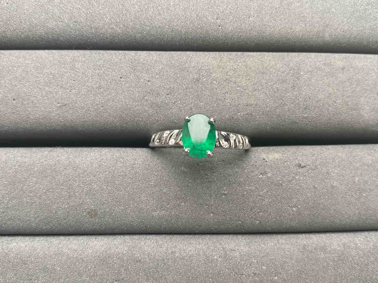 A15601 Emerald Ring