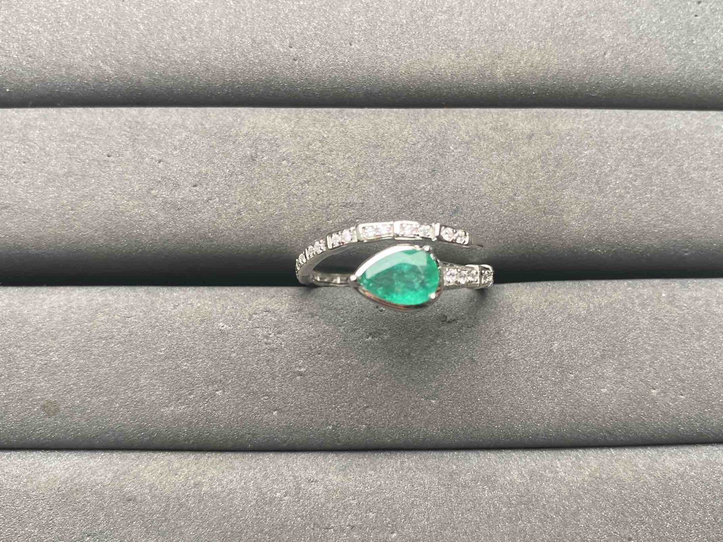 A15607 Emerald Ring
