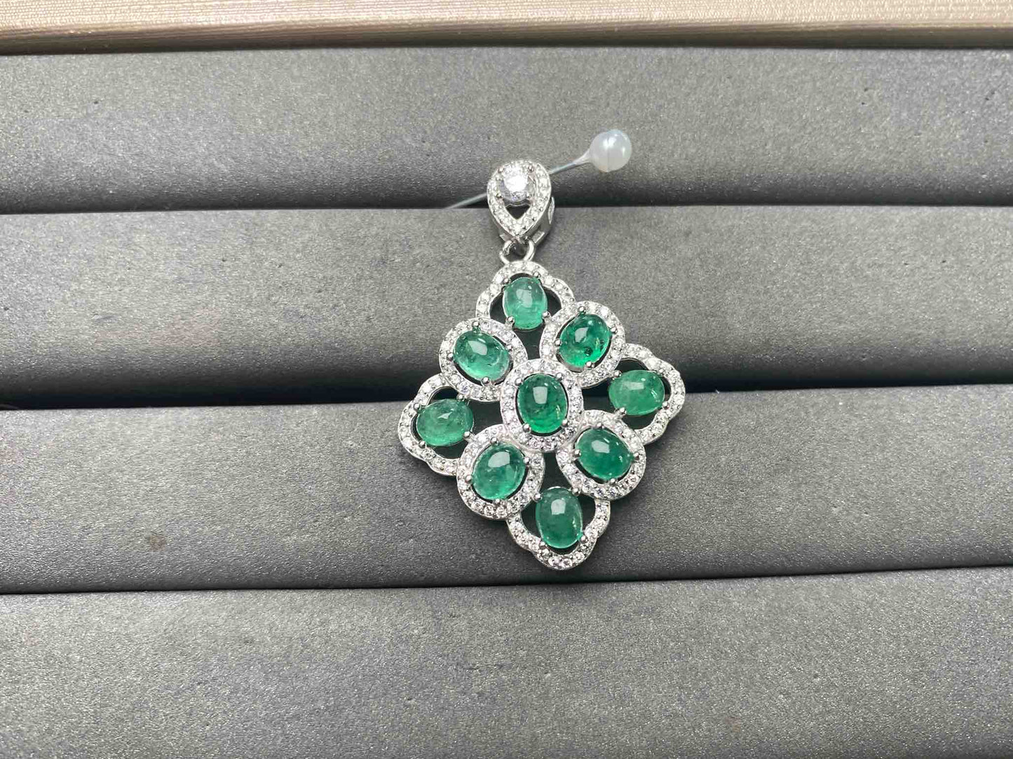 A15627 Emerald Pendant
