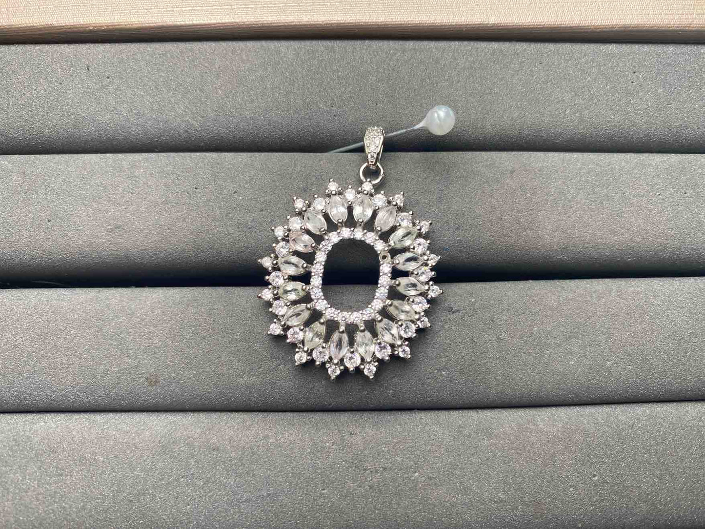 A15666 Sapphire Pendant