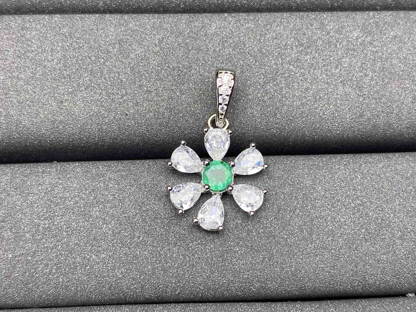 A157 Emerald Pendant