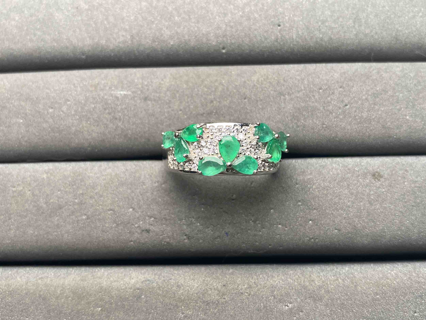 A15849 Emerald Ring