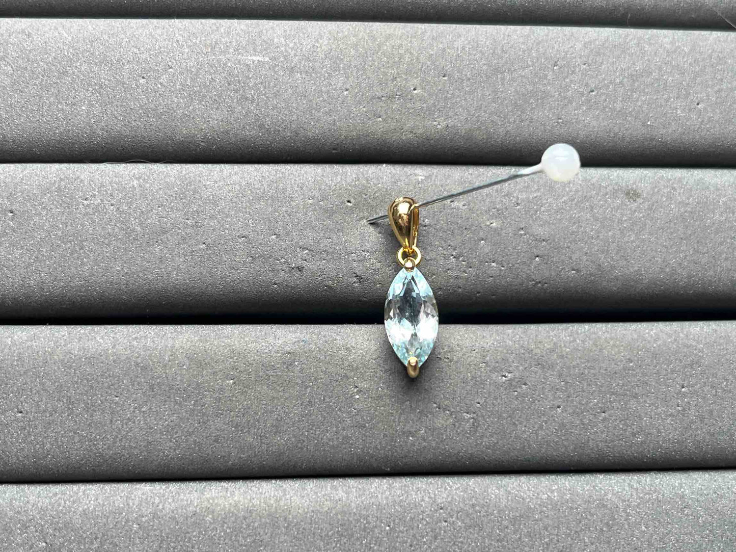 A15864 Aquamarine Pendant