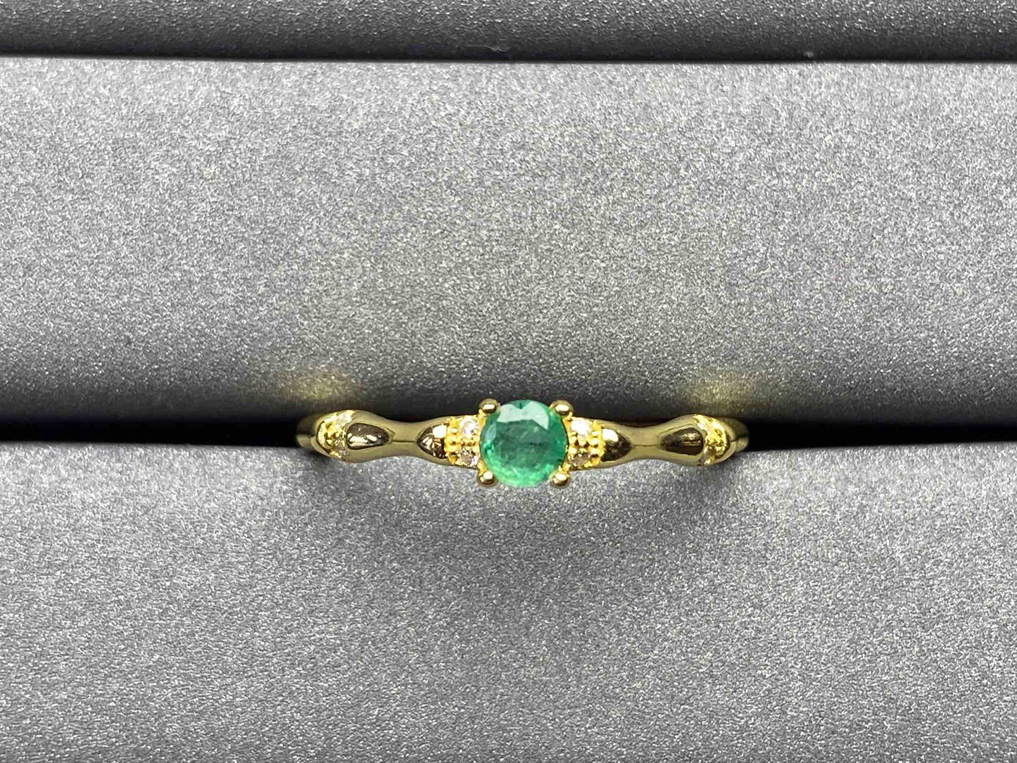 A160 Emerald Ring