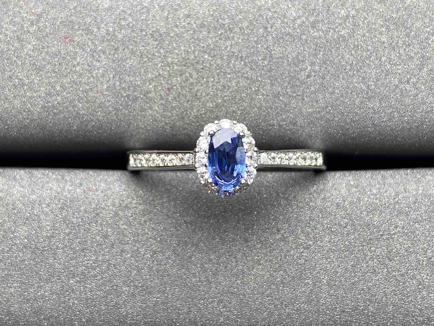 A1695 Cornflower Sapphire Pendant