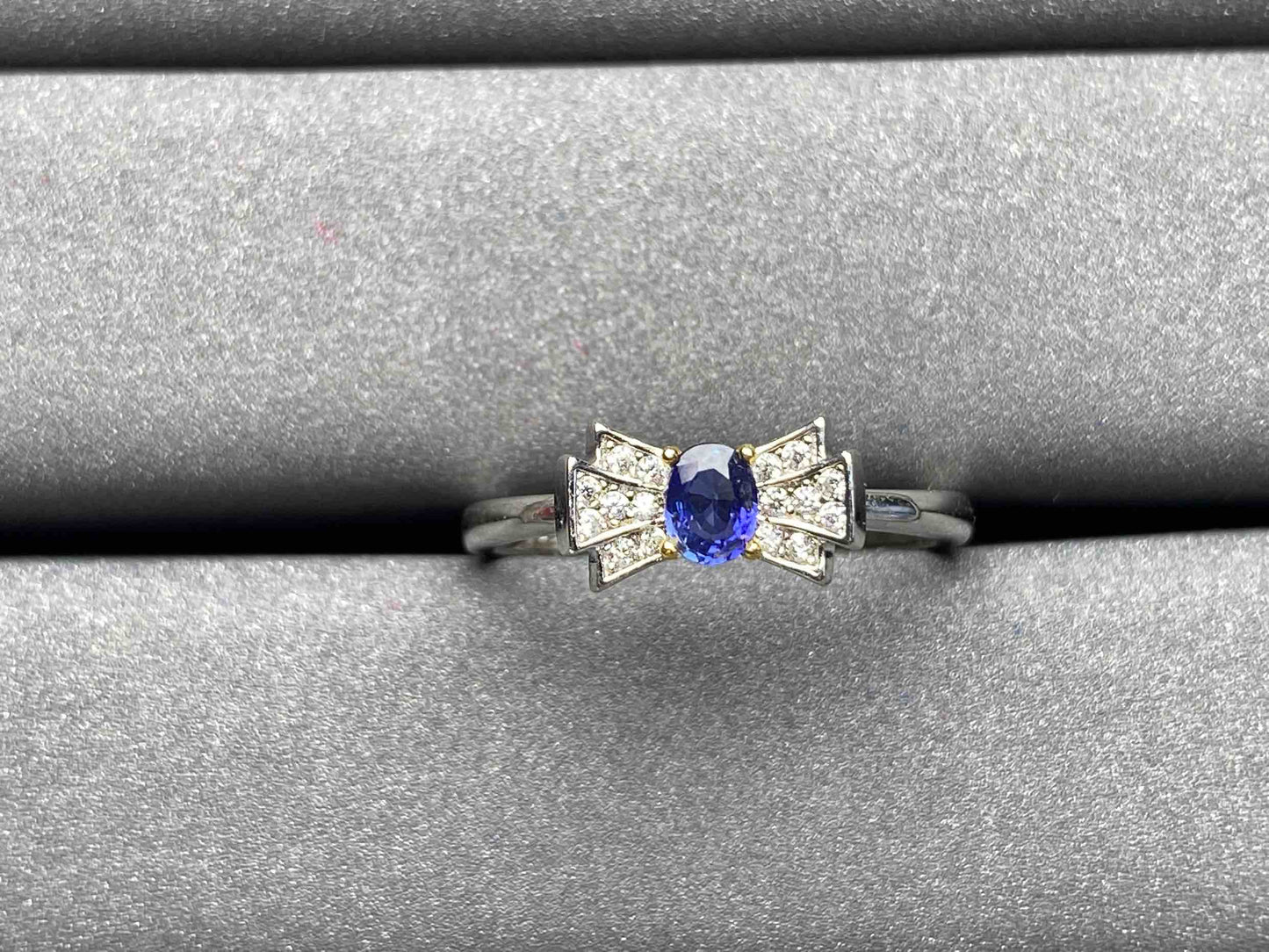 A1724 Cornflower Sapphire Ring