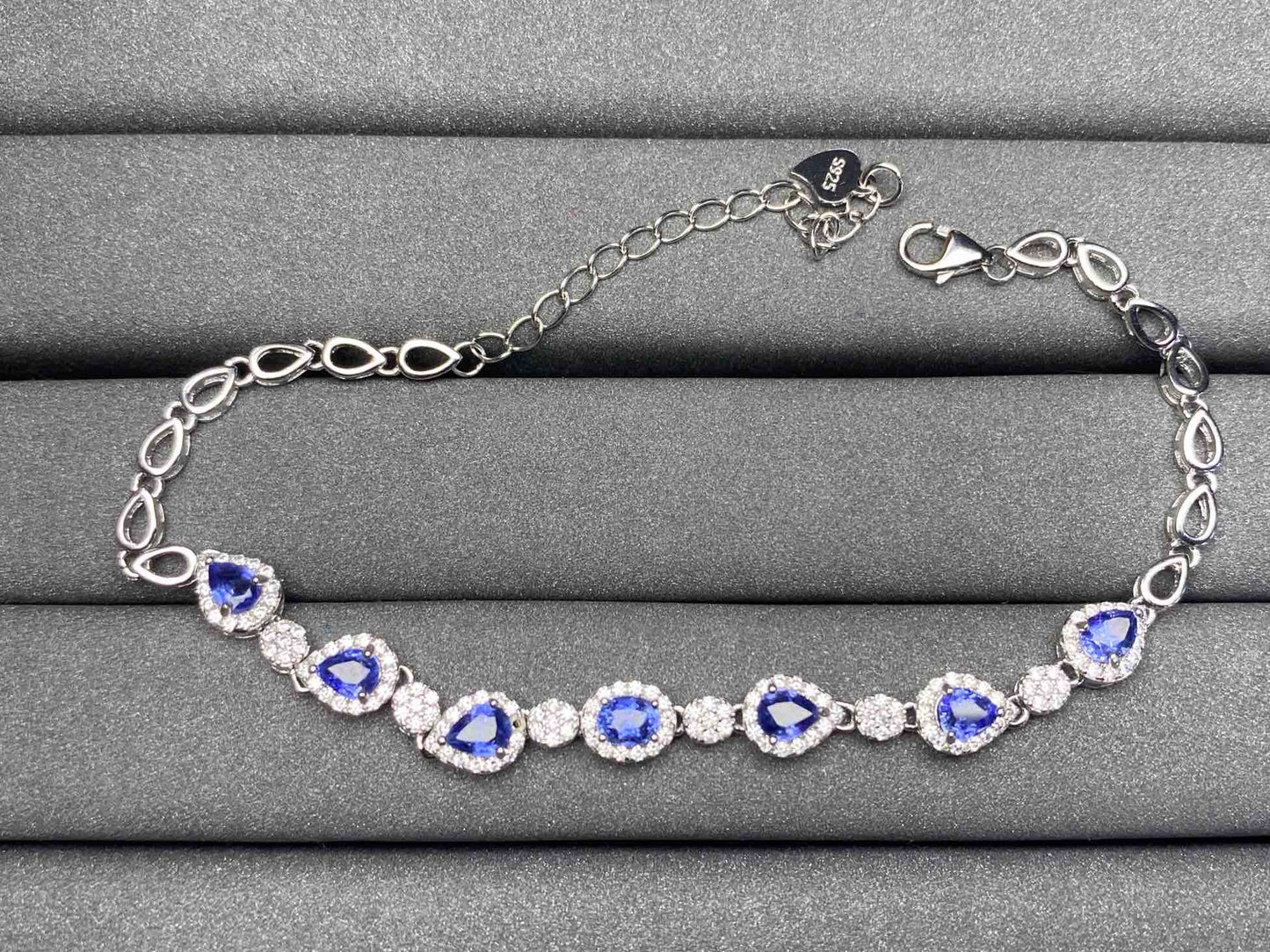A1770 Cornflower Sapphire Bracelet