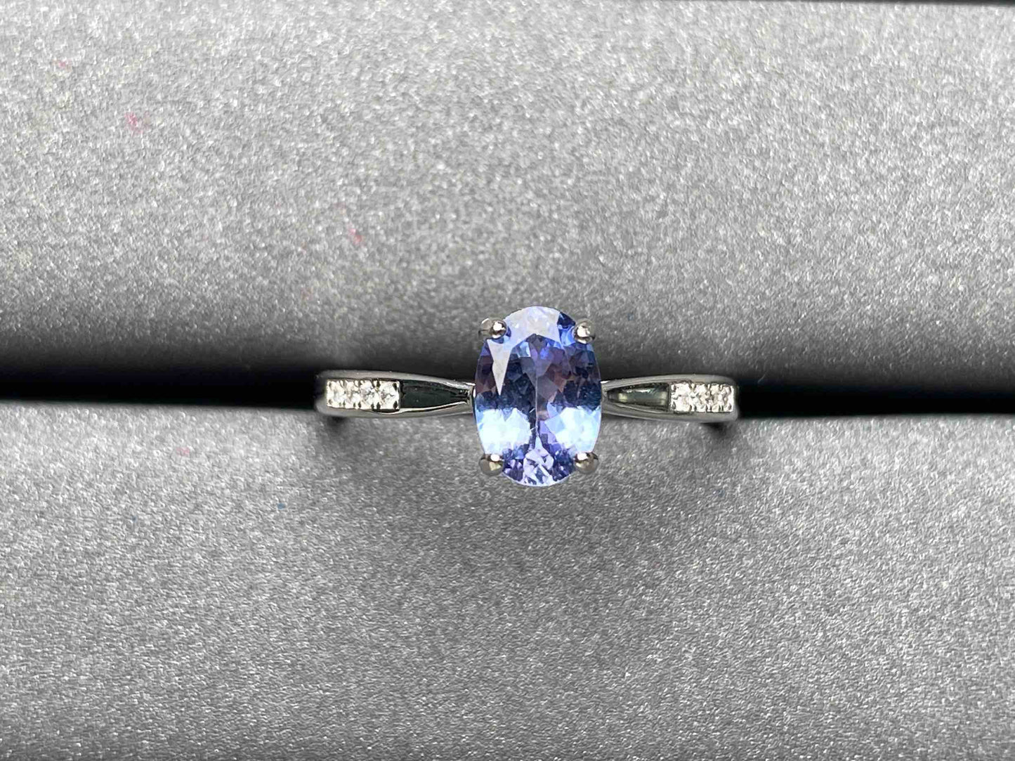A1897 Tanzanite Ring