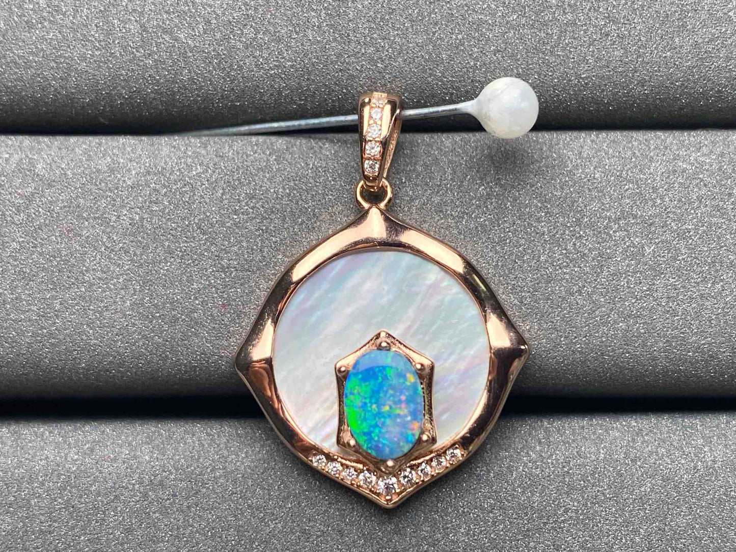 A1916 Opal Pendant