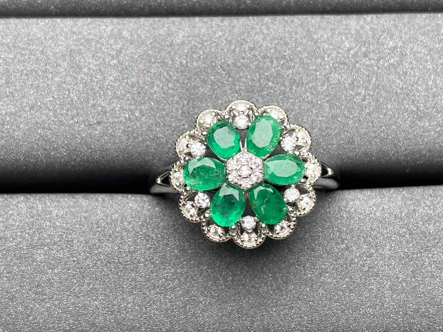 A1958 Emerald Ring