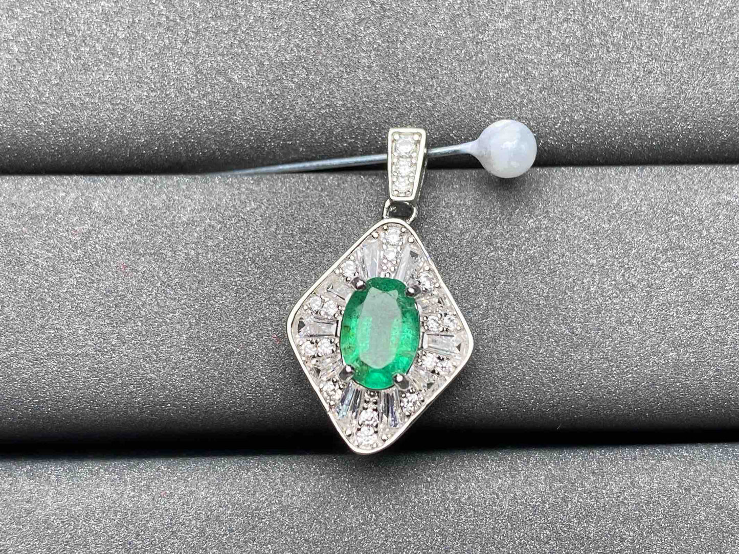 A1968 Emerald Pendant