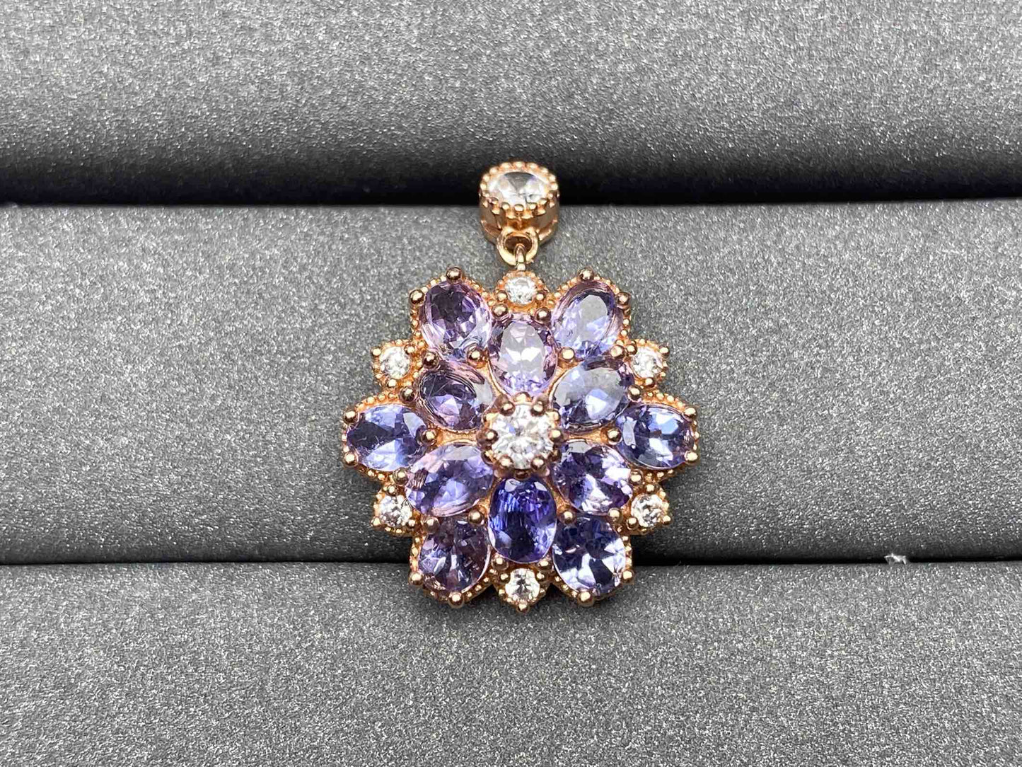 A197 Tanzanite Pendant