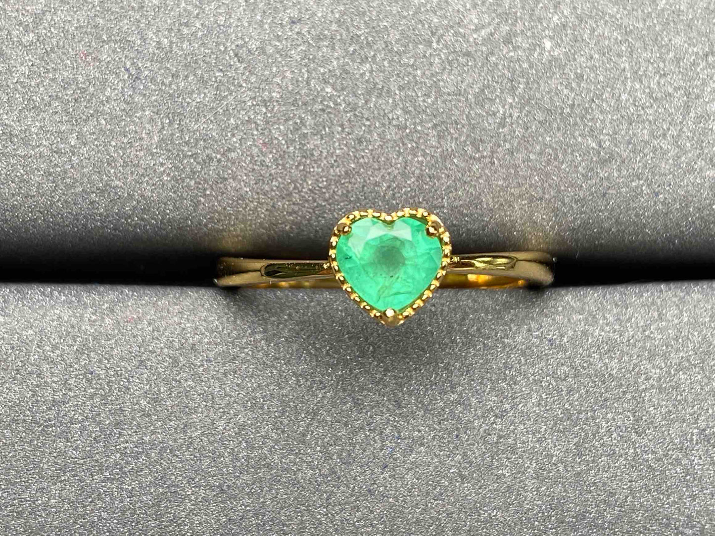 A2101 Emerald Ring