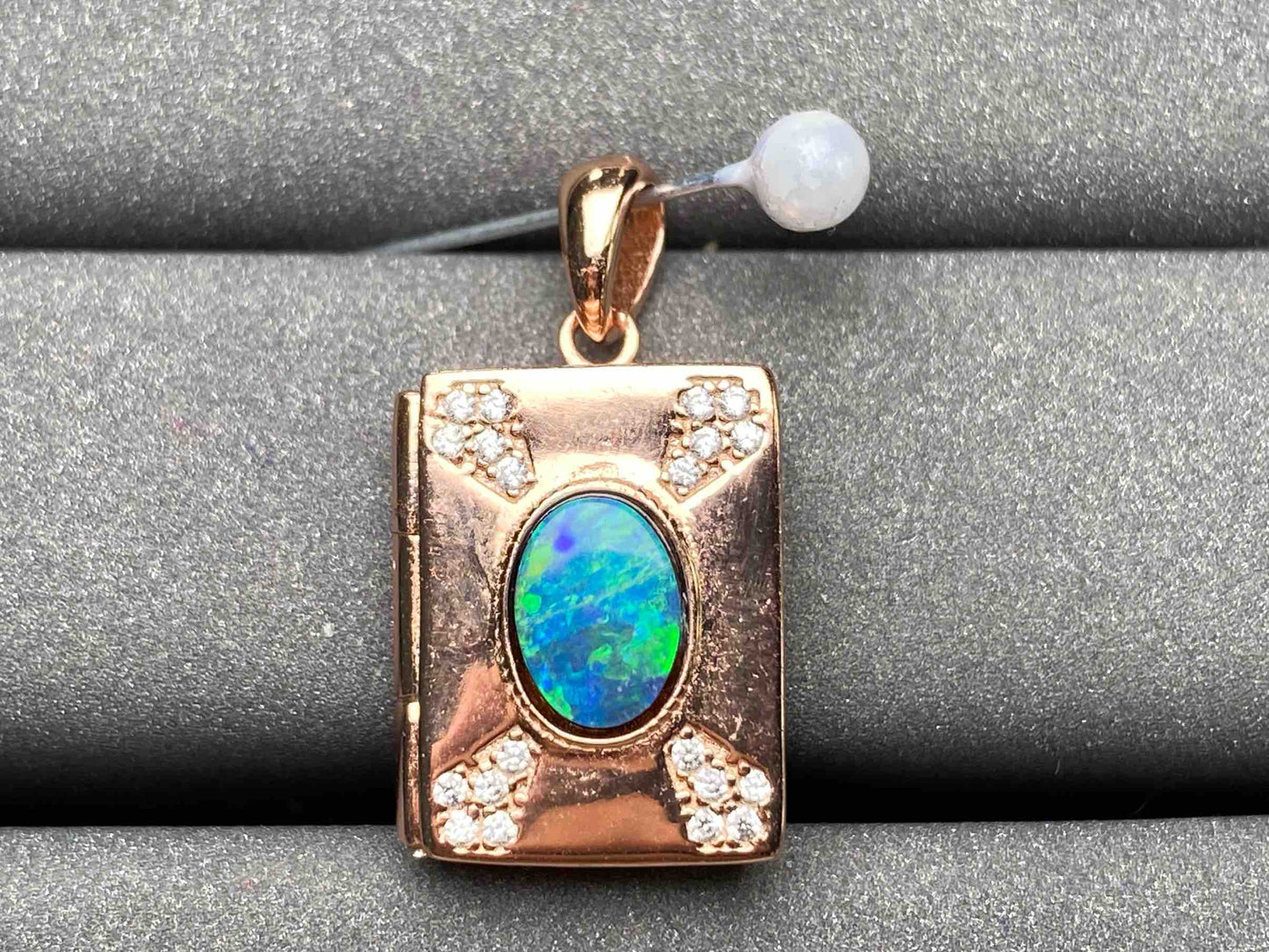 A2130 Opal Pendant