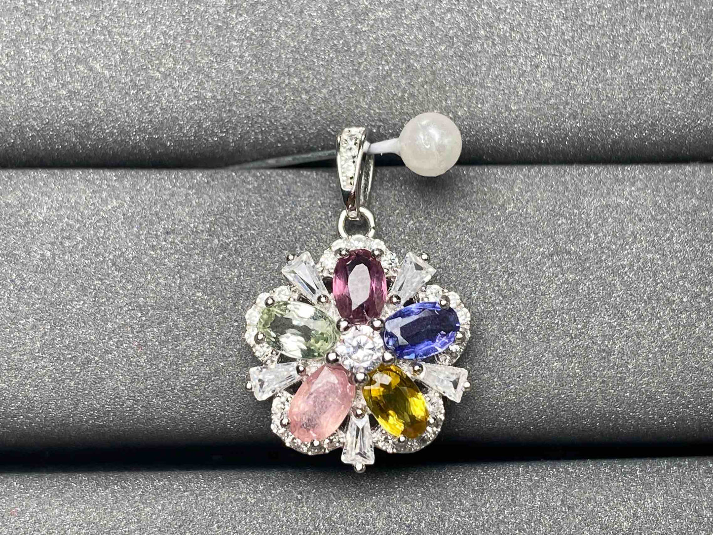 A2173 Non-treated Sapphire Pendant