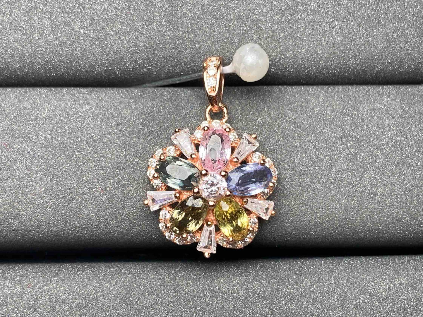 A2174 Non-treated Sapphire Pendant