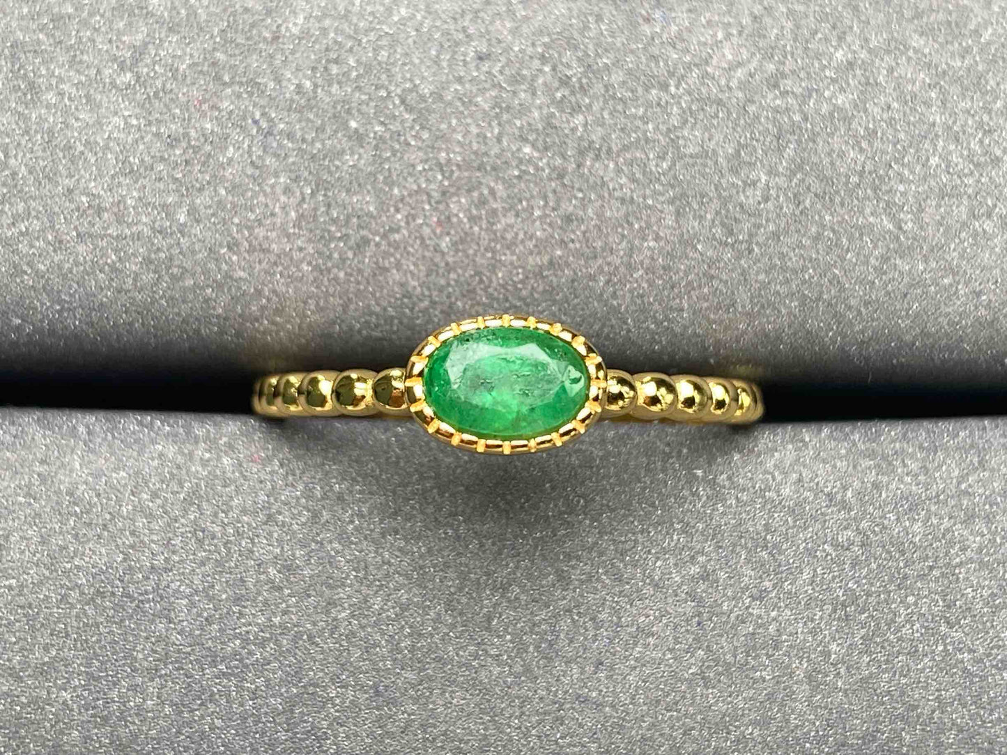 A2196 Emerald Ring