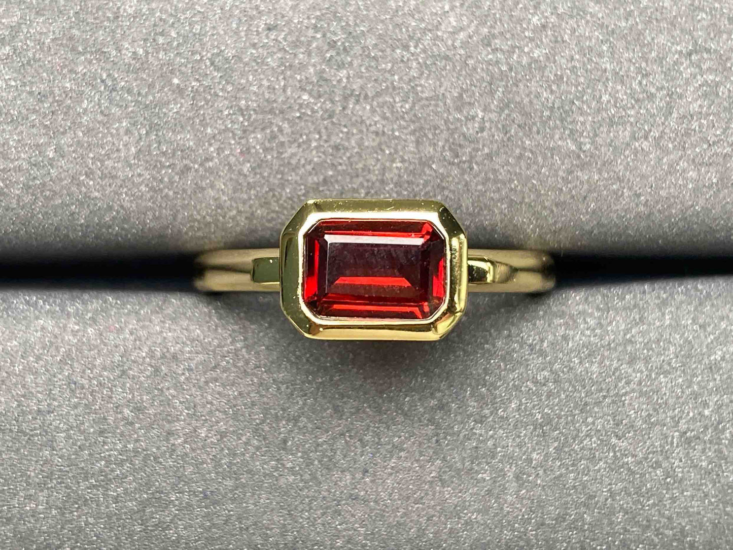 A2197 Garnet Ring