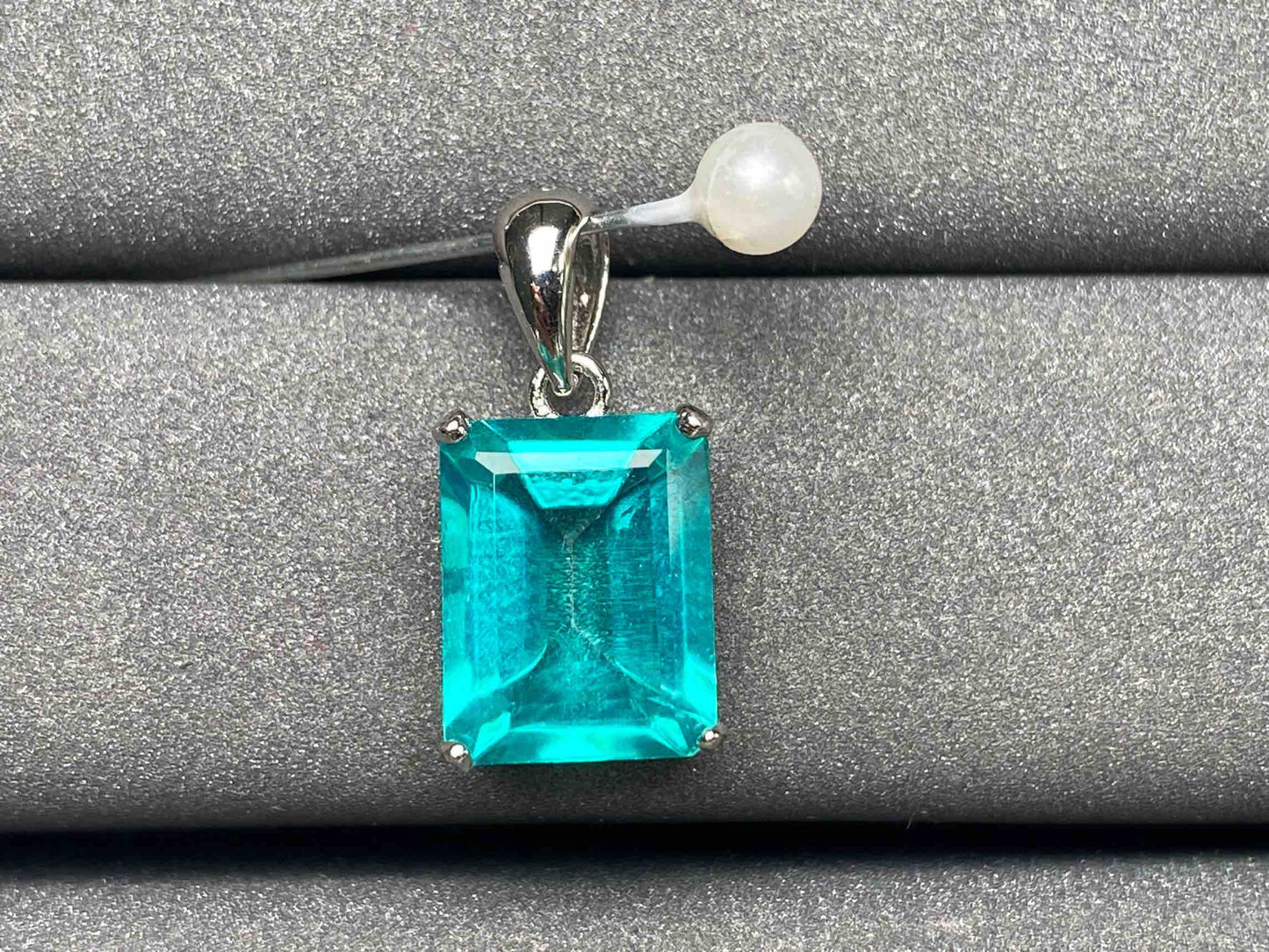 A2221 Topaz Pendant