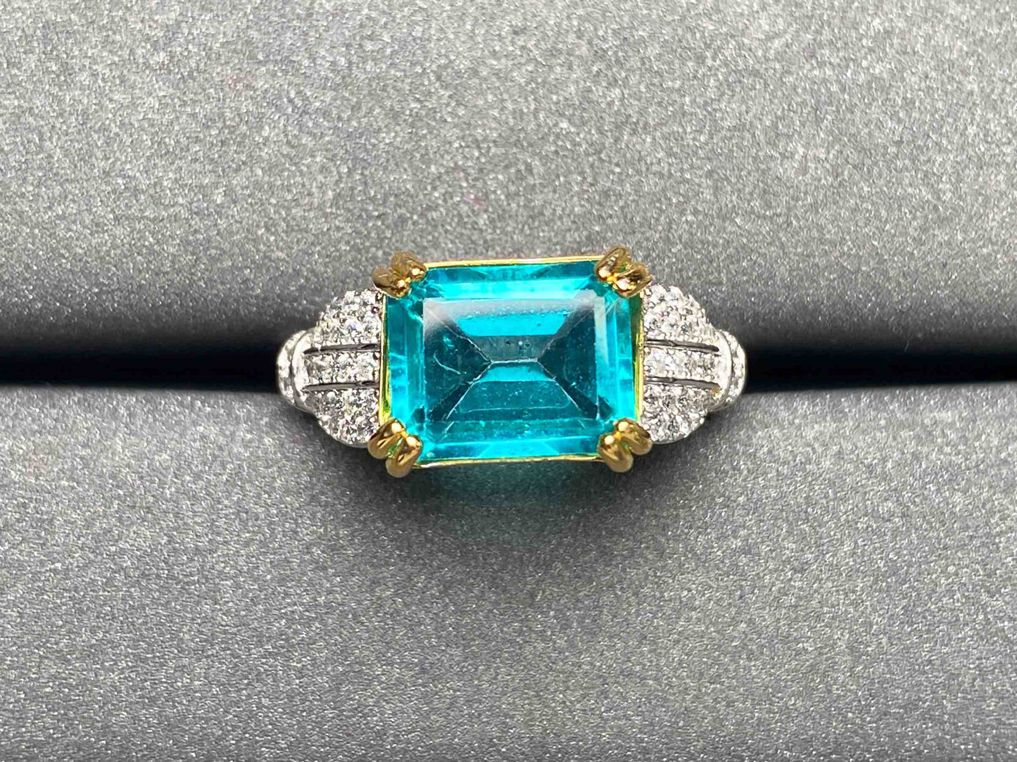 A2223 Topaz Ring