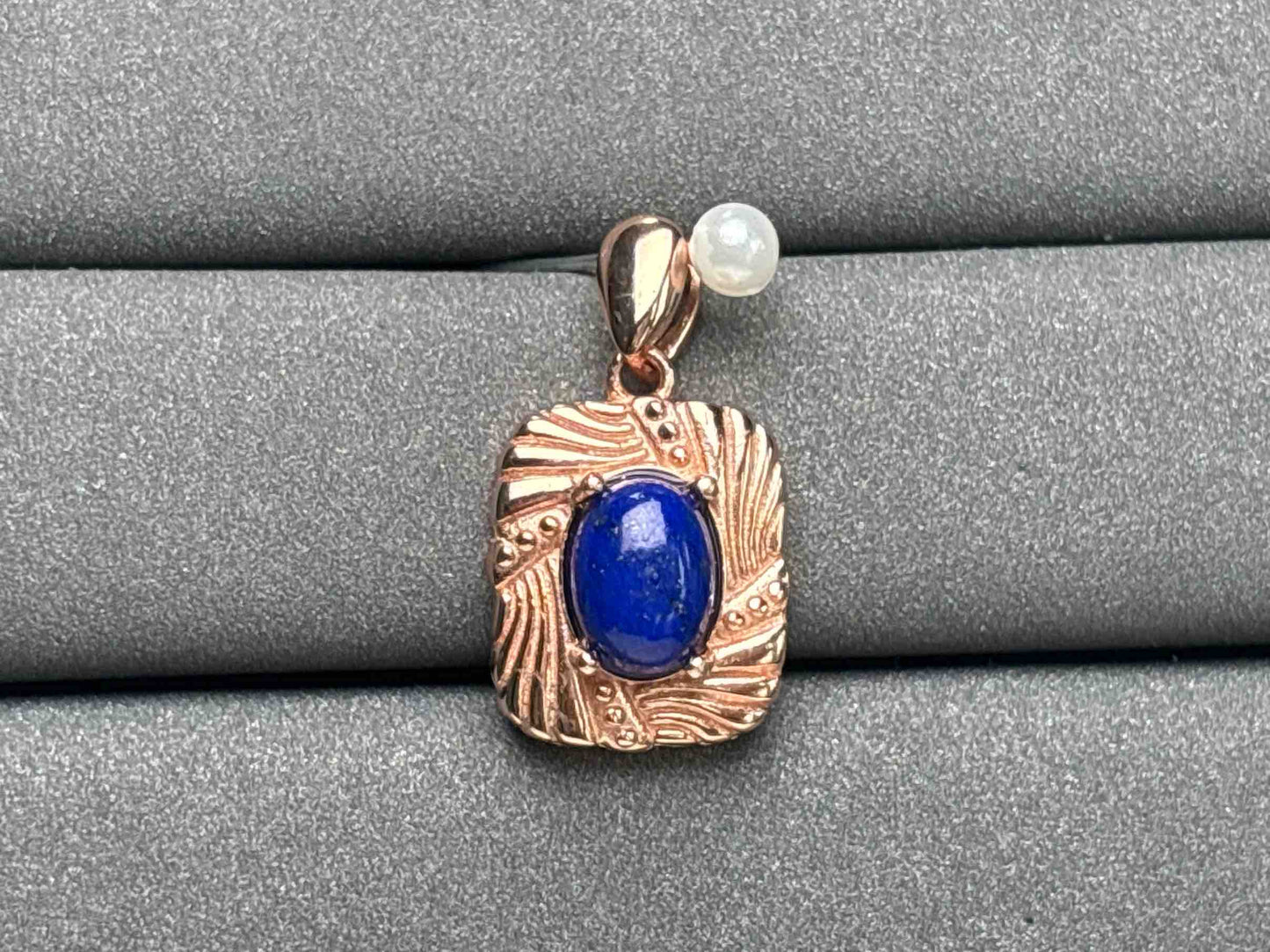 A2377 Lapis lazuli Pendant