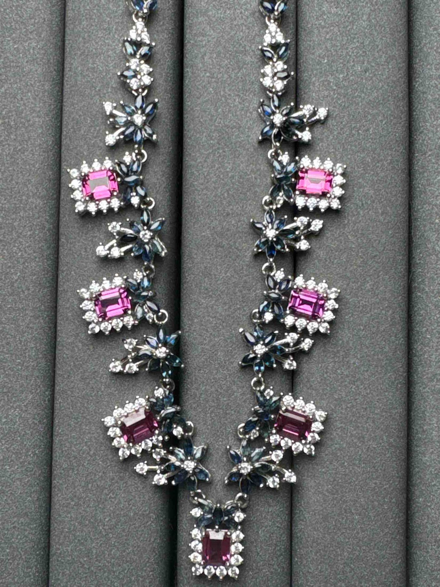 A2702 Garnet Necklace